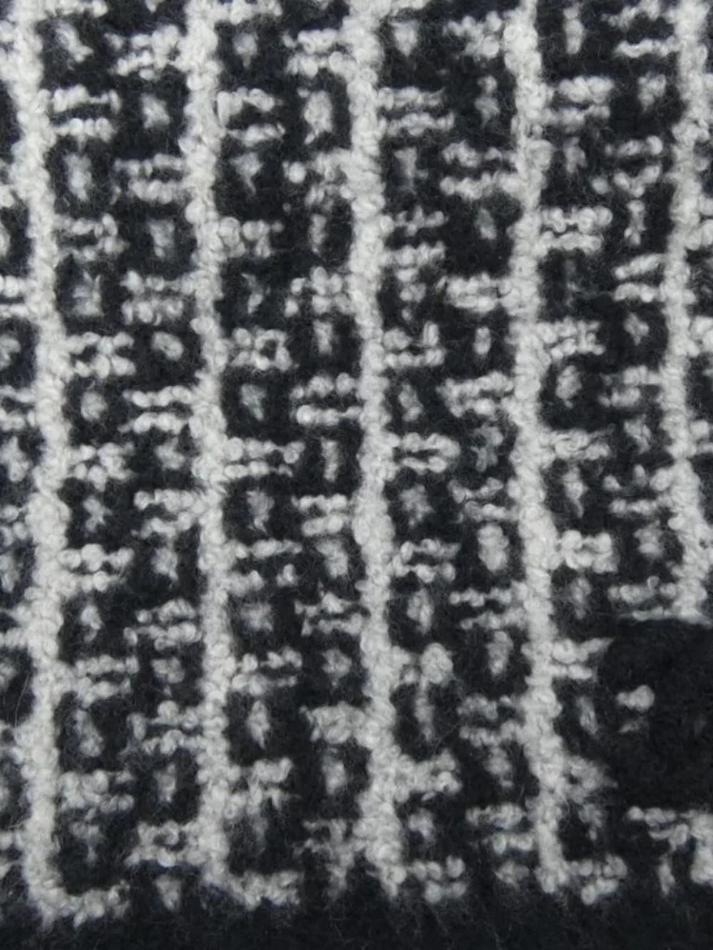 Chanel Scarf Silk Cashmere Black Gray - Picture 4 of 4
